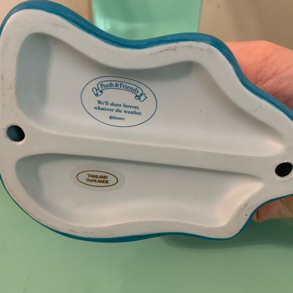 Disney Winnie the Pooh Sharing Umbrella With Duckling Figurine - Picture 6 of 7